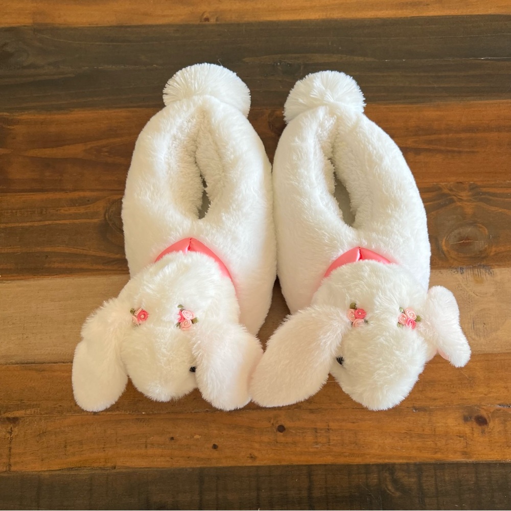Women’s bunny slippers 7/8 medium